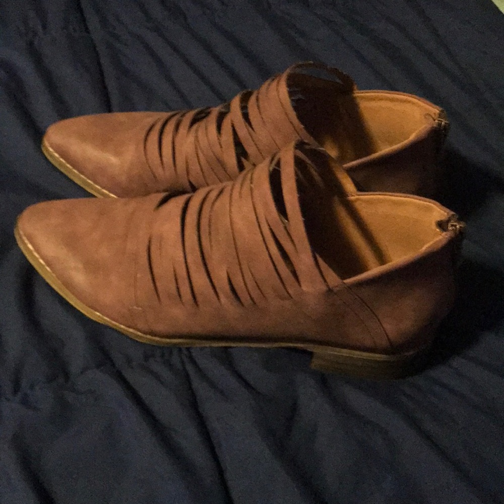 MI IM leather booties